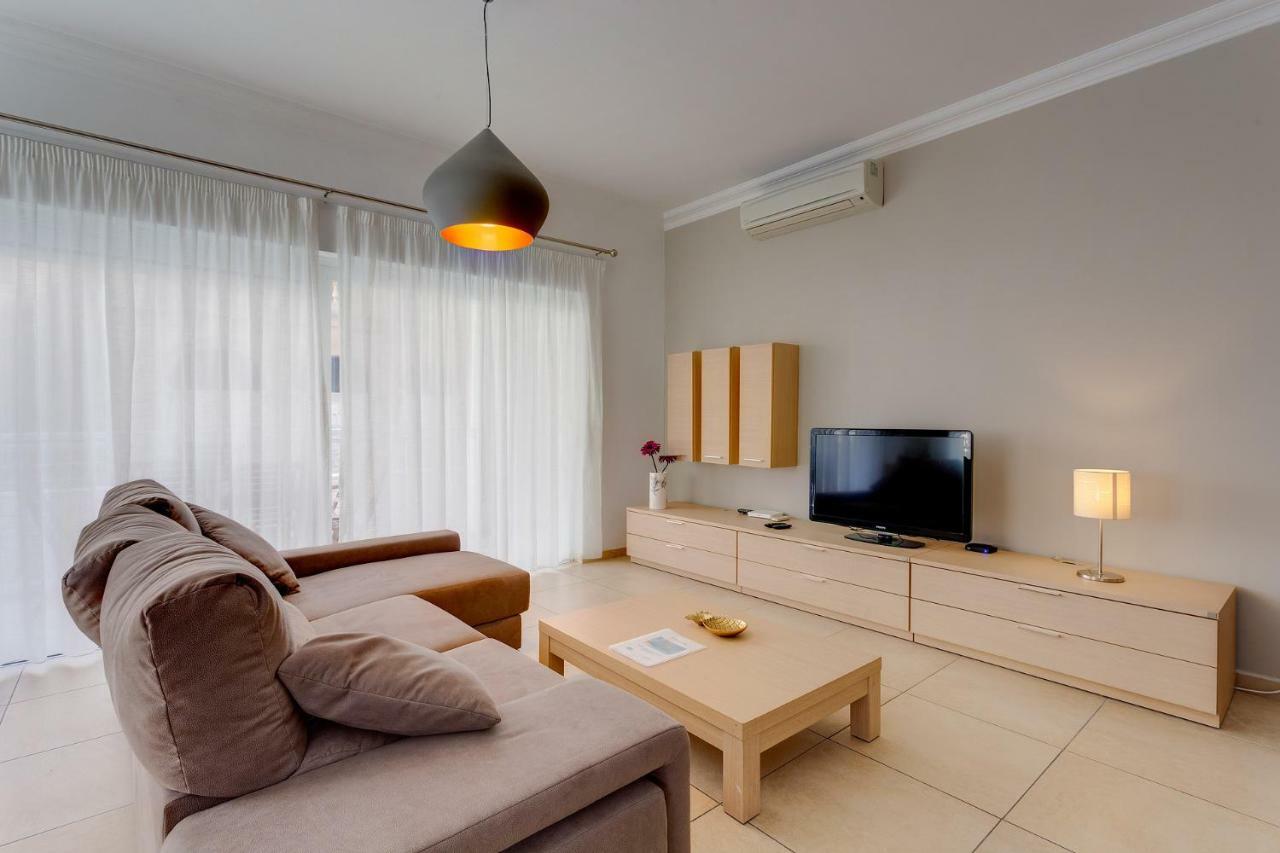סליאמה Apartment In Fort Cambridge With Pool מראה חיצוני תמונה