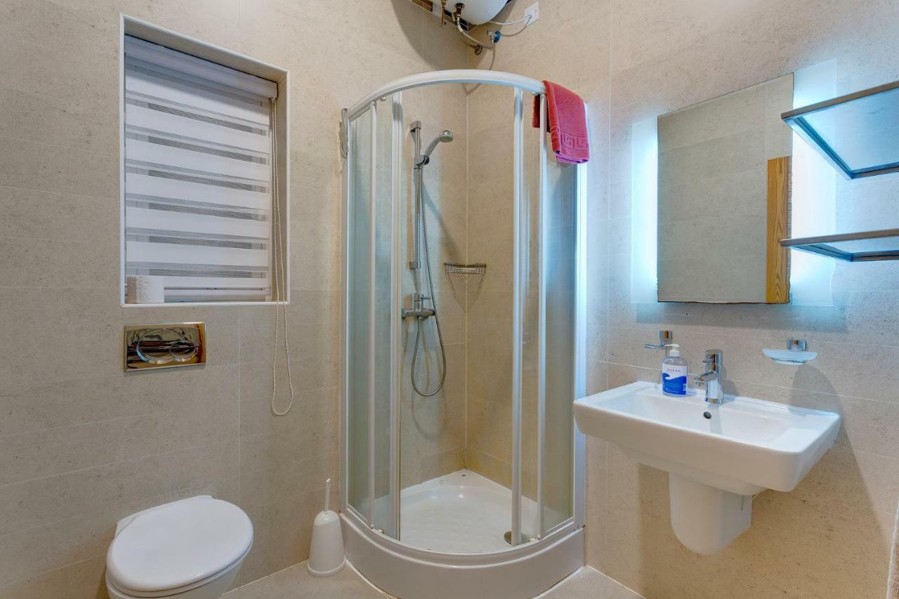 סליאמה Apartment In Fort Cambridge With Pool מראה חיצוני תמונה
