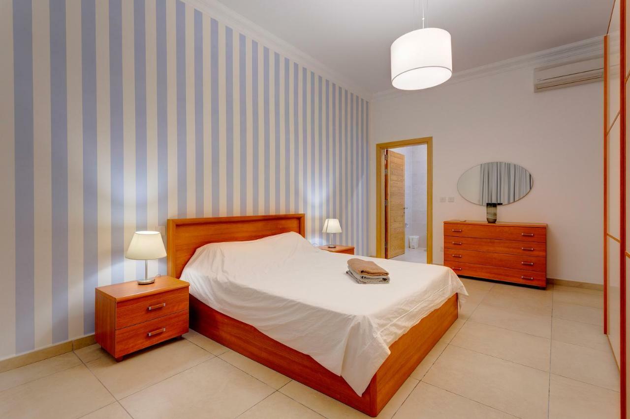 סליאמה Apartment In Fort Cambridge With Pool מראה חיצוני תמונה