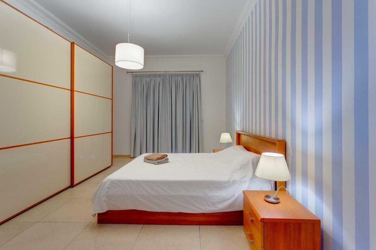 סליאמה Apartment In Fort Cambridge With Pool מראה חיצוני תמונה