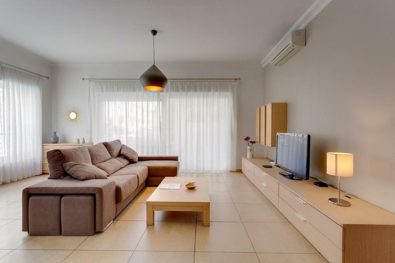 סליאמה Apartment In Fort Cambridge With Pool מראה חיצוני תמונה
