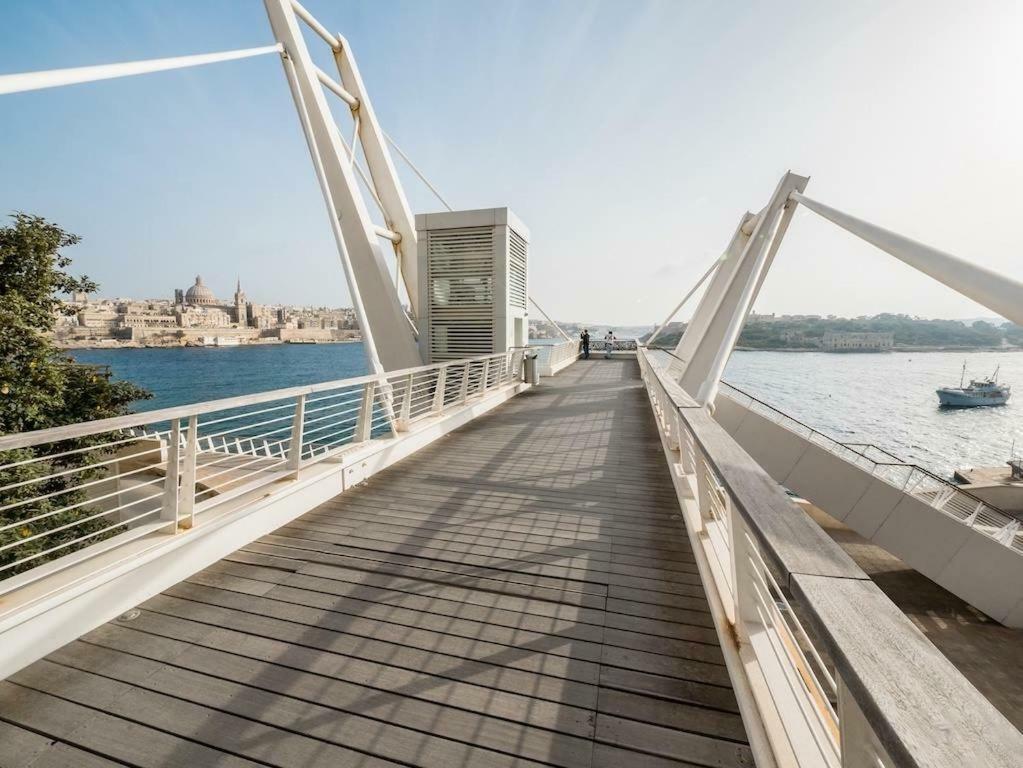 סליאמה Apartment In Fort Cambridge With Pool מראה חיצוני תמונה
