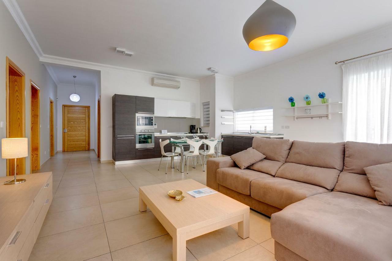 סליאמה Apartment In Fort Cambridge With Pool מראה חיצוני תמונה
