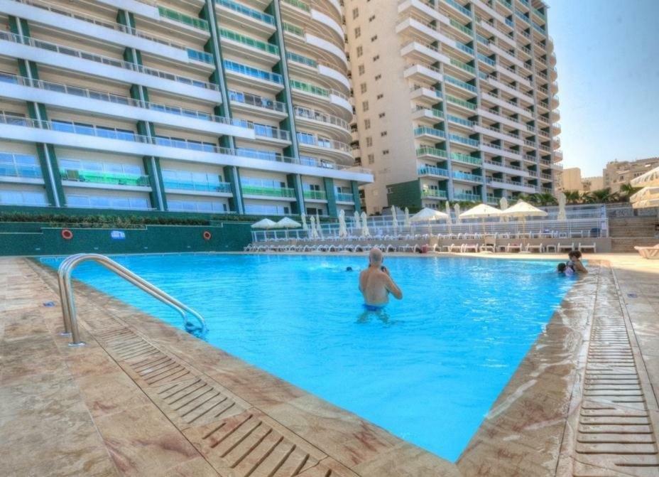 סליאמה Apartment In Fort Cambridge With Pool מראה חיצוני תמונה